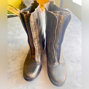 Steve Madden Rammbo zip up Bootie in distressed brown leather Size 7 EUC